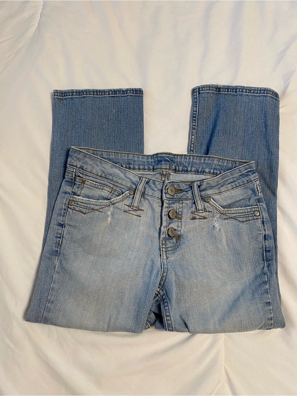 Light Wash Women’s Low-Rise Button-Fly Cropped Jeans